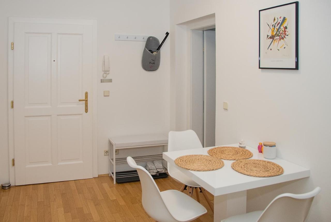 Blue Lotus Apartment Wenen Buitenkant foto