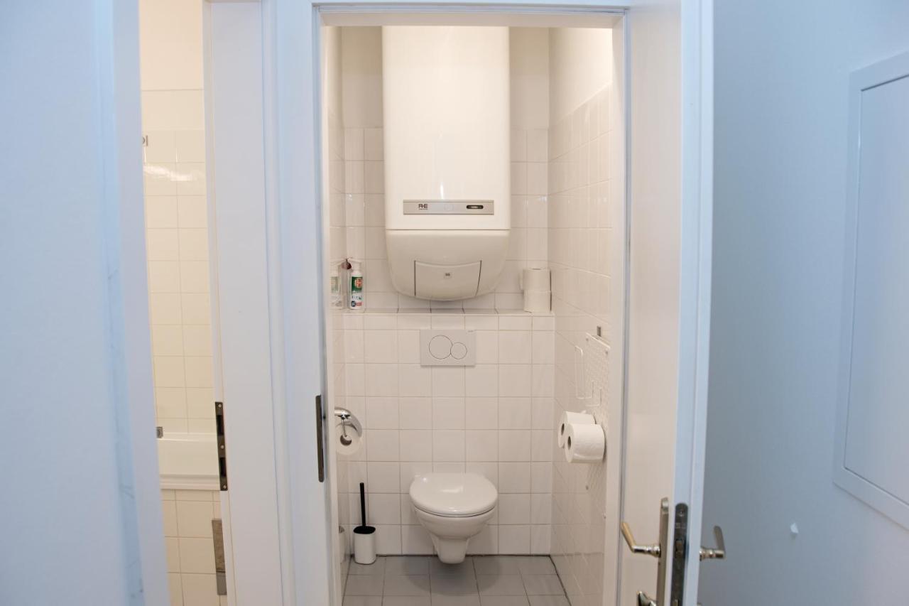 Blue Lotus Apartment Wenen Buitenkant foto